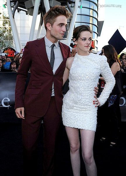 gallery_main-kristenstewart-nokiatheater-06241019.jpg