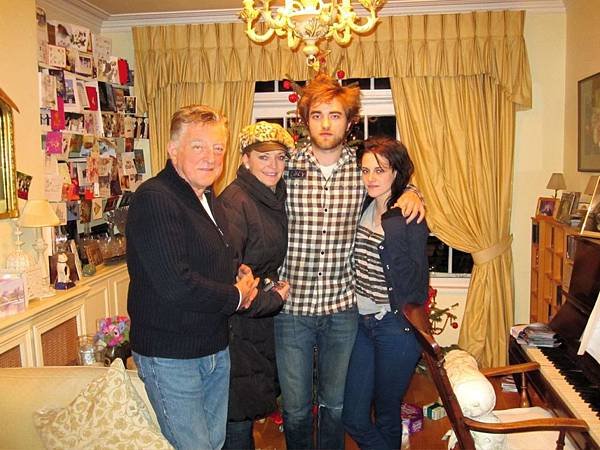 robsten-family-christmas-09.jpg