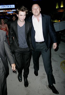 Robert Pattinson Cannes10.jpg