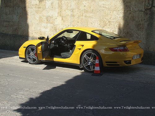 yellow porsche_02.jpg