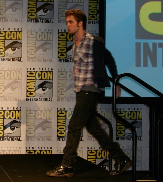 robert-pattinson-comic-con-1.jpg