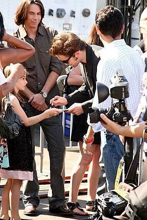 gallery_enlarged-twilight-cast--mega-teen-choice-awards-2009-08102009-19.jpg