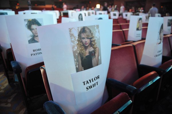 VMA seating_02.jpg