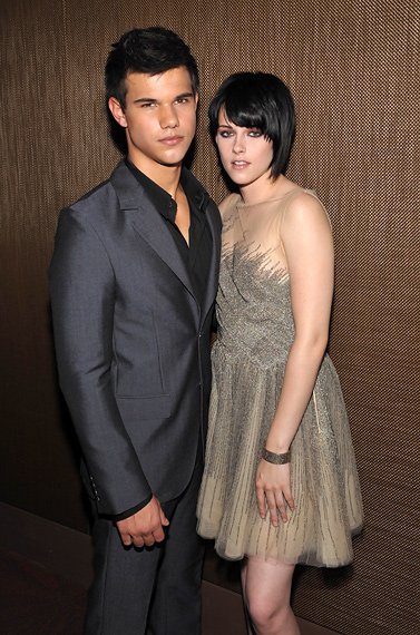 kristen-stewart-taylor-lautner-wireimage.jpg