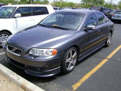 cars_volvo_S60R.jpg