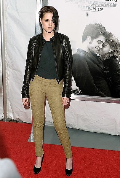 gallery_mainkristenstewartremembermepremierephotos0301201001.jpg