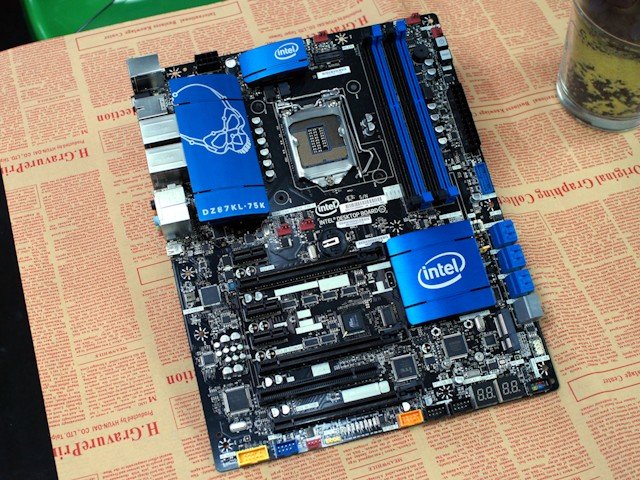 加入 Thunderbolt 介面 Intel DZ87KL-75K 主機板