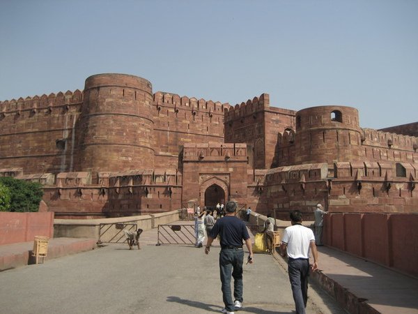 agra fort.jpg