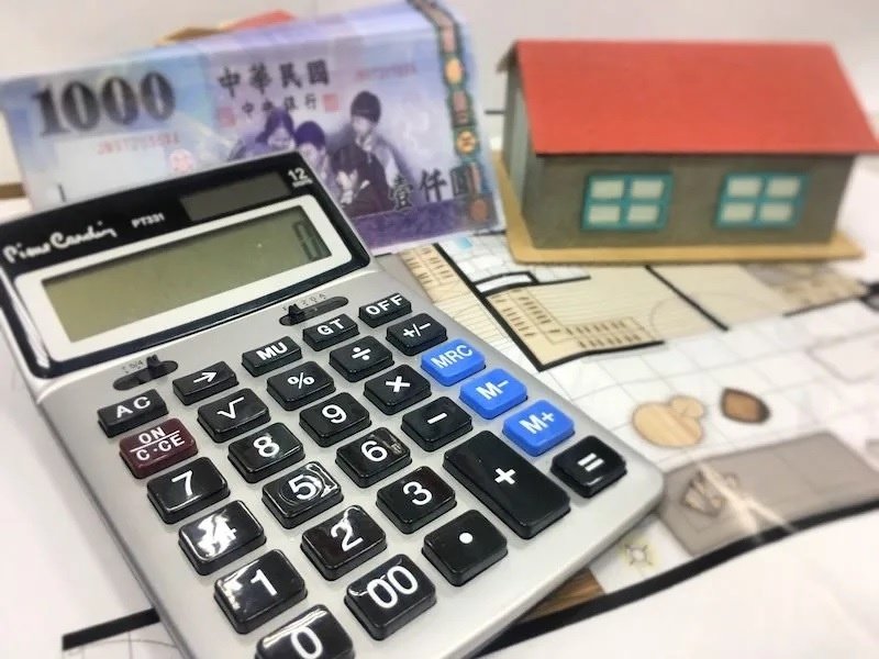 全台房價所得比高達10倍 想買房要不吃喝16年