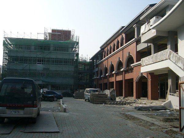 2011.01.24圖書館興建中