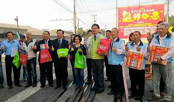 0111008李退之寒冬送暖.jpg