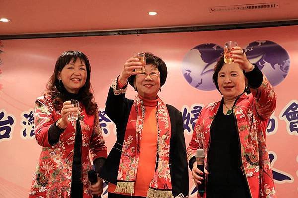0122001呂秀蓮勉勵.jpg