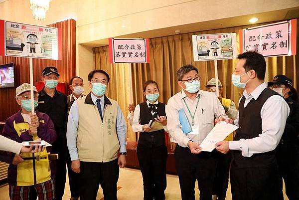 0518004舞廳營業聯合稽查.jpg