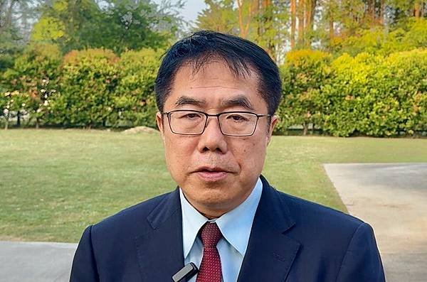 1118017許文龍辭世.jpg