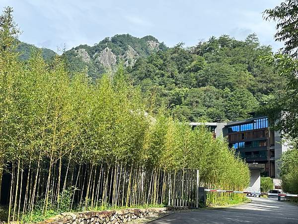 谷關溫泉區。明治大飯店。明治老街。谷關吊橋。捎來步道