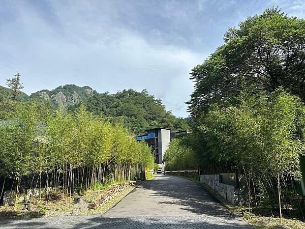 谷關溫泉區。明治大飯店。明治老街。谷關吊橋。捎來步道