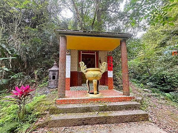 外澳石空古道。太和山步道