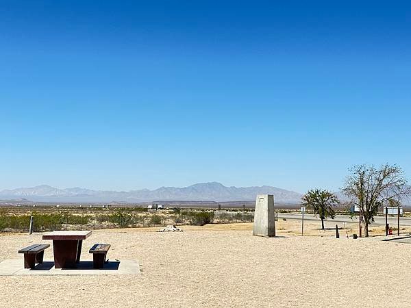 美國66號公路。瓶樹牧場(Bottle Tree Ranch