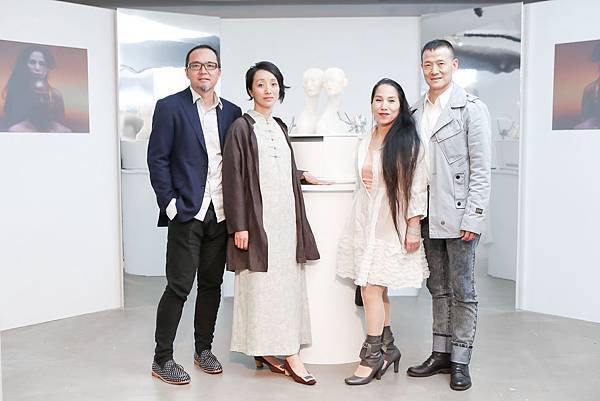左起 中國藝術家瞿廣慈、向京、台灣表演藝術家林秀偉、吳興國 2