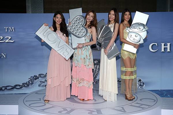 圖十五名模主舞台展演夏利豪ST-TROPEZ™ Style展演活潑真我新品概念裝飾扣