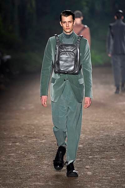 5. Ermenegildo Zegna Couture AW15 look 19