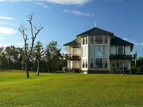 「雲山水逸翠軒民宿會館」為一座南洋風味又結合自然生態的建築，散發出悠閒的慢活感。(圖片提供Expedia)