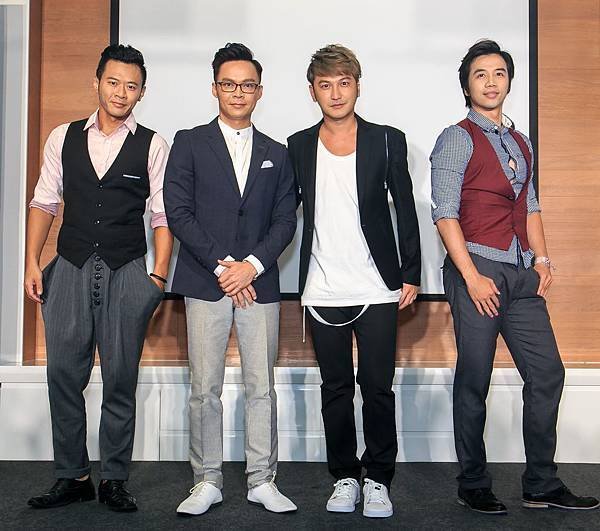 久明診所院長楊勝君醫師與代言人林柏昇Kid(圖左二、左三)在舞者簇擁下帥氣登場
