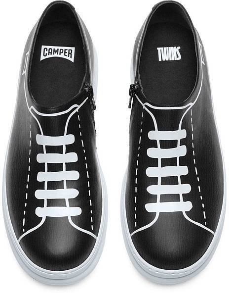 CAMPER TWINS系列黑白塗鴉休閒鞋，NT$7,680。(男款)_正面