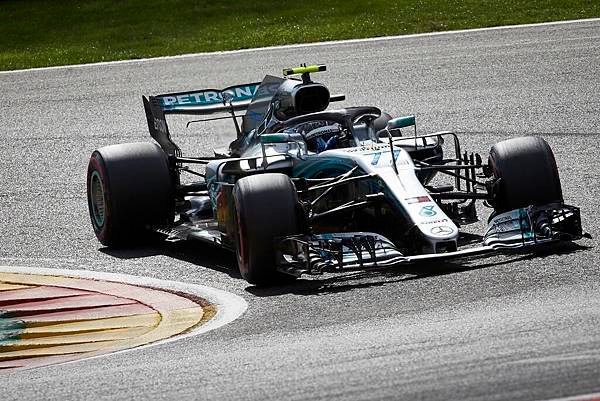 _Valtteri Bottas因動力單元的更換而從第17排位出發，但契而不捨的拼鬥，最後獲得了第4名的成績