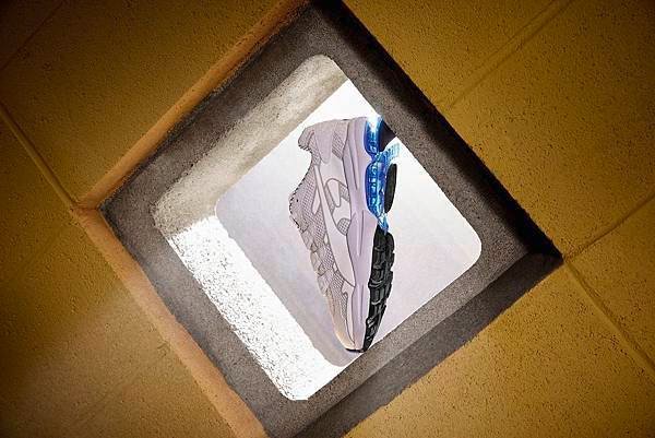 PUMA Cell Alien Kotto NT$3,680(璀璨白錠藍).jpg