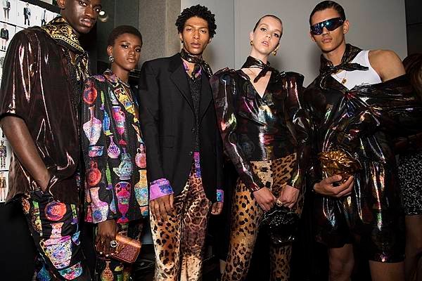 Versace 宣佈將合併男女時裝秀_5.jpg
