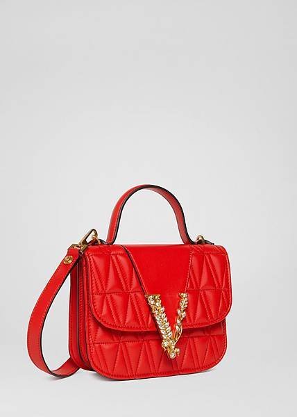 Versace Virtus新春系列限定包款-鮮紅羊皮絎縫V字裝飾肩揹包 $72,000 (2).jpg