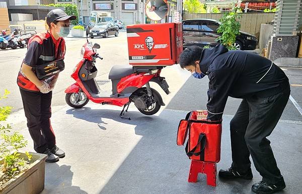 【圖四】肯德基零接觸外送服務降低接觸機會.jpg