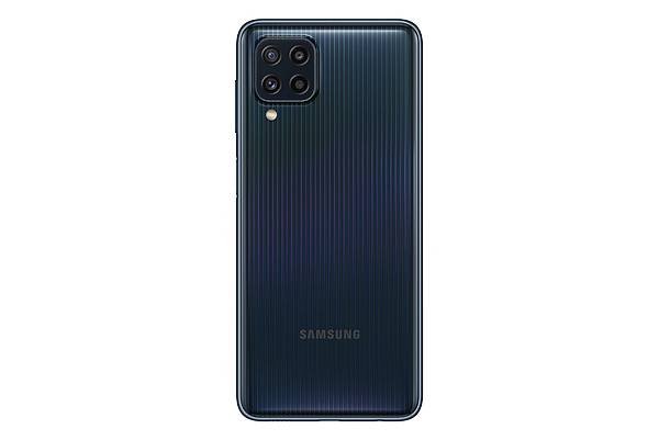 【新聞照片5】三星Galaxy M32超鯊黑_背面.jpg