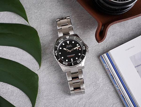 形象圖2_Ocean Star 600 Chronometer 海洋之星深潛600米腕錶_M026.608.11.051.00_black_NT$54,800.jpg