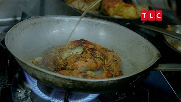 TLC旅遊生活頻道 《香港自然行》 圖說：源自歐洲的霹靂霹靂醬（Piri piri sauce），搭配鮮蝦烹調，融合出一道風味特殊的佳餚。.jpg