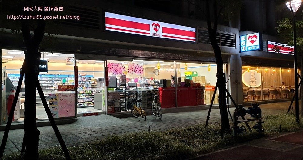 萊爾富便利商店(林口童樂店)內有用餐區與兒童學習體驗角 02.jpg