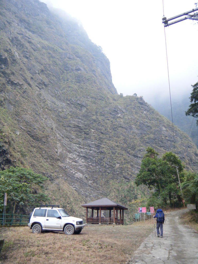 登山口涼亭
