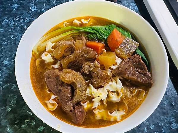 【宅配料理】常溫保存的料理包 煮匙人-老饕紅燒牛肉麵