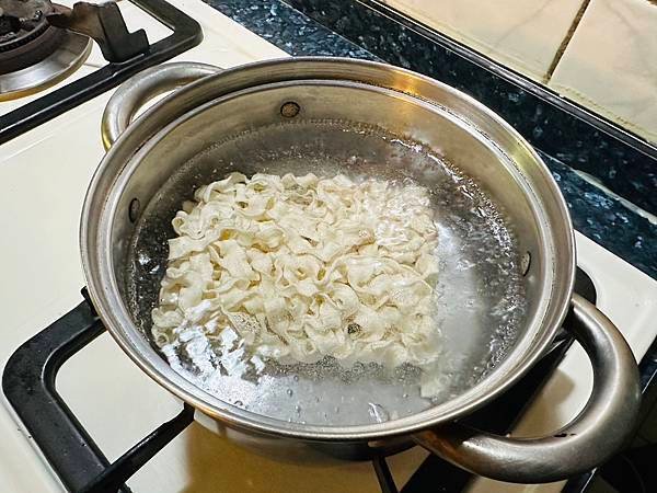 【宅配料理】常溫保存的料理包 煮匙人-老饕紅燒牛肉麵