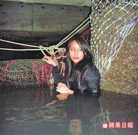 張鈞甯為了《痞子英雄》殺青戲，在低溫中落水.jpg