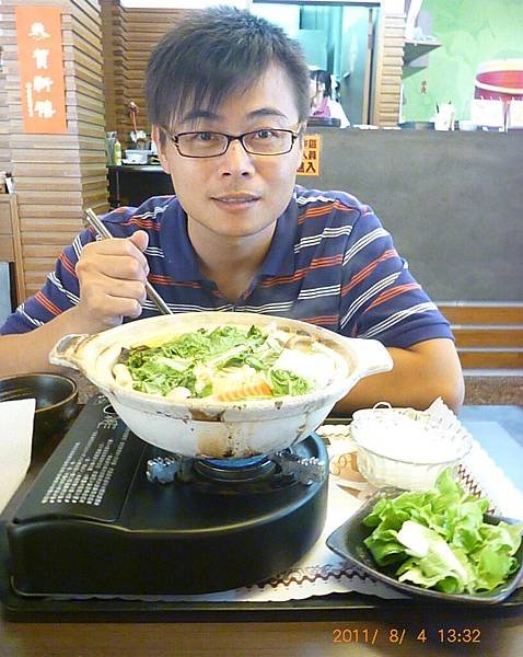 1000804中午去吃團購（菜根香火鍋）-2.JPG