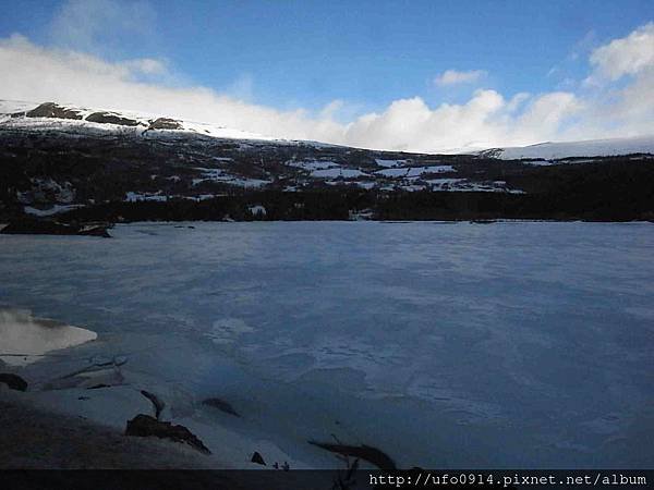 蓋羅(Geilo)--佛拉姆(Flam)沿途景色(冰湖)