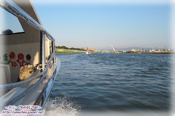 遊船-破浪-1.jpg
