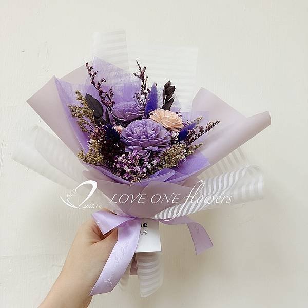 情人結婚束_玫瑰花束_永生花玫瑰_乾燥花玫瑰_花束捧花_LOVEONE_UME_玉明花坊 (9).jpg