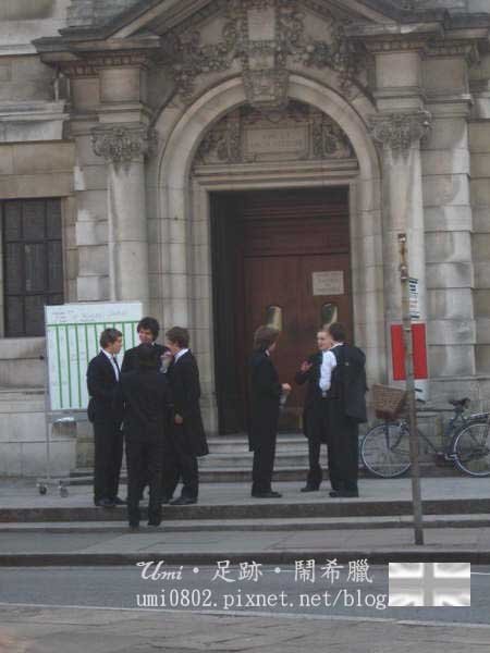 Eton_college_and_the_students_with_tuxedo.jpg