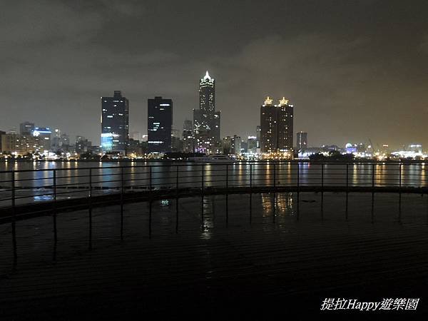 高雄真愛碼頭_夜景 (3).jpg