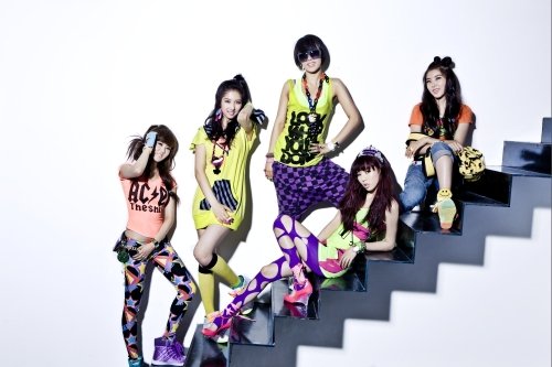 4MINUTE(由左而右嘉允 智賢 祉潤 泫我 昭賢).jpg