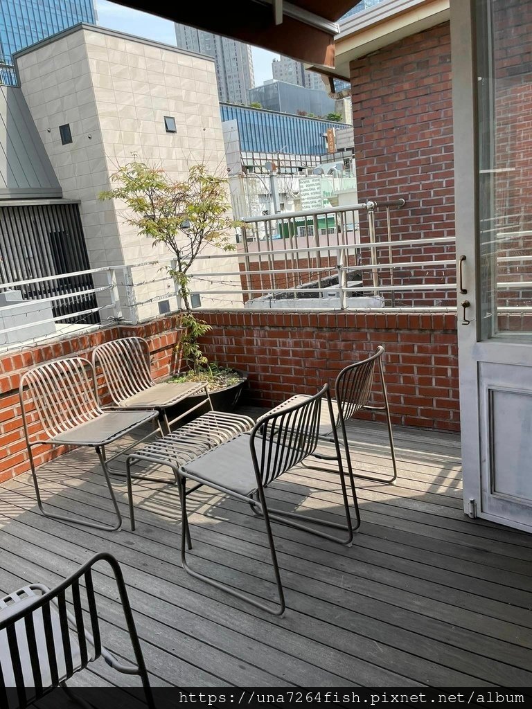 ☆地鐵2號線-建大入口站○低調溫馨衣櫥咖啡廳★ Cafe A