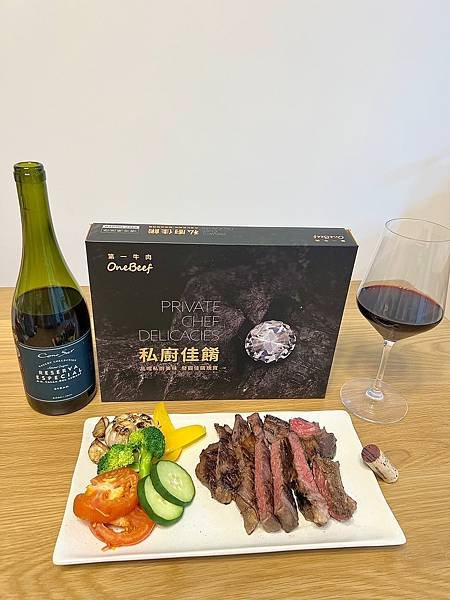 宅配油封牛排開箱 😋1分鐘美食上桌 ↬ 第一牛肉OneBee